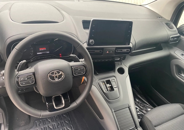 Toyota Proace City Verso cena 154999 przebieg: 15, rok produkcji 2024 z Poznań małe 92